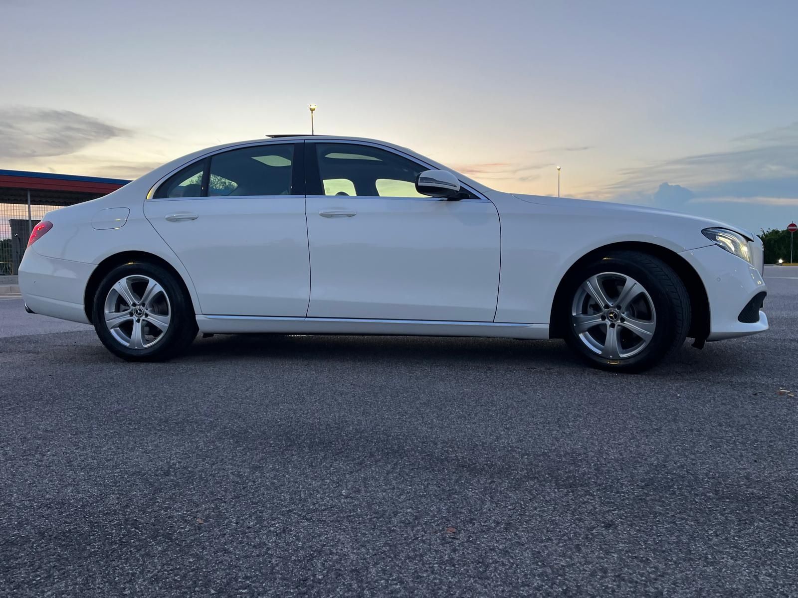 MERCEDES E 220 2017