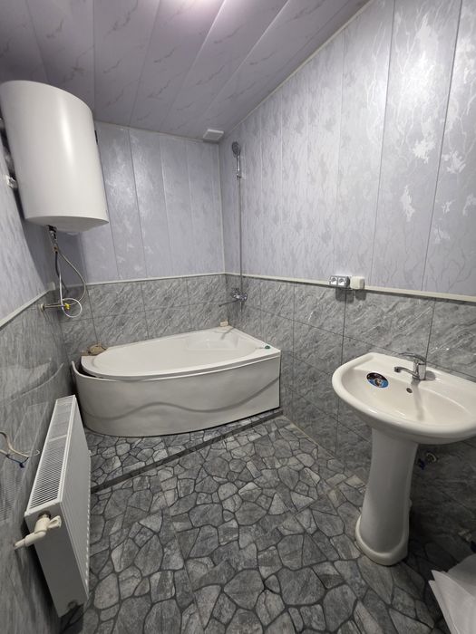 Квартира ижарага берилади факат оилага