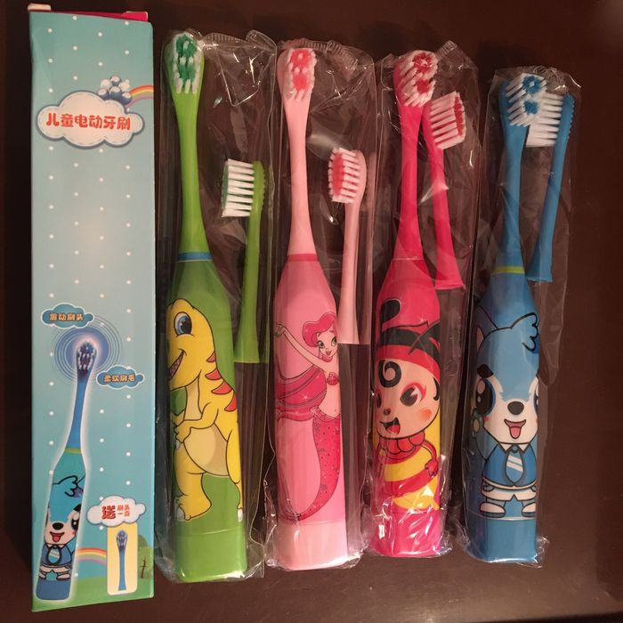 Зубные щетки для взрослых и детей