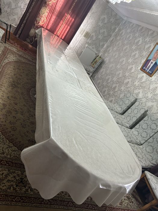 Продам стол 5,5 метров со стульями