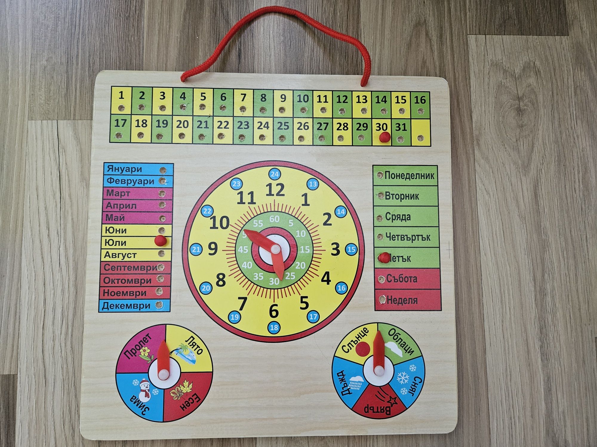 Лот от животни, дървени играчки и пъзели