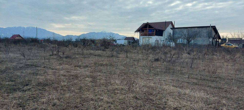 VÂND Teren pentru Case 500 Înconjurat de case în SÂNPETRU