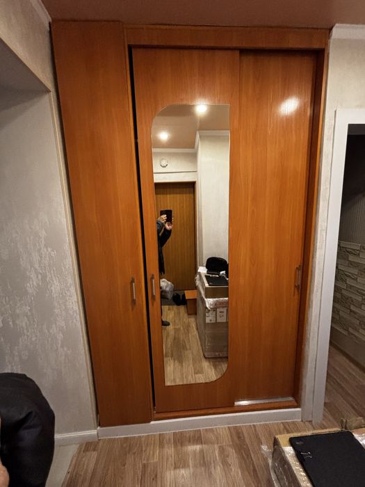 Продам шкаф в прихожую на стандартную 2-х комнатную кв
