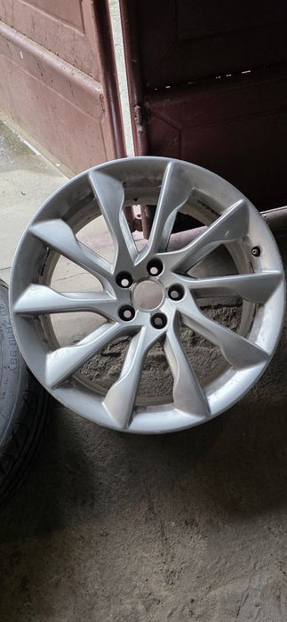 Vind 2 jante originale de audi pe 19 sunt fara cauciucuri la 650 lei a
