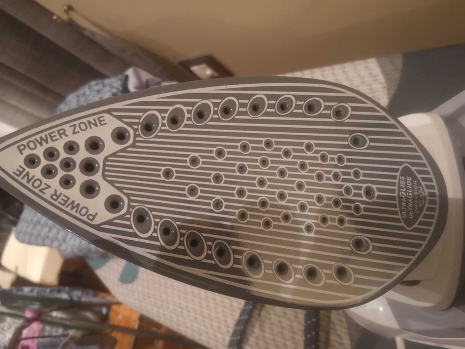 Statie calcat cu boiler cu incalzire rapida Tefal GV7556 Express Easy