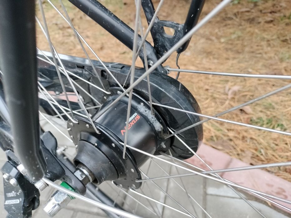 Bicicleta electrica Shimano, cu motor central.