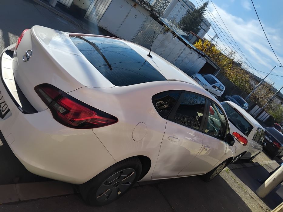 Opel astra J 1,4 benzina+gpl an 2013