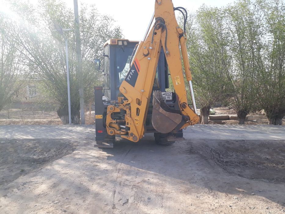 Экскаватор погрузчик Liugong 777A