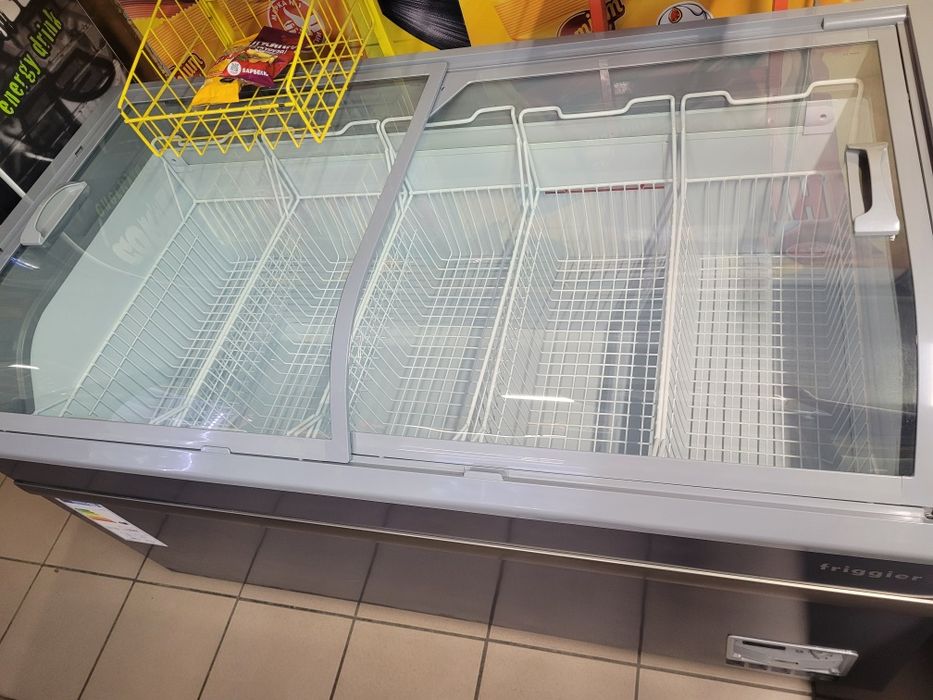 Продам морозильную камеру