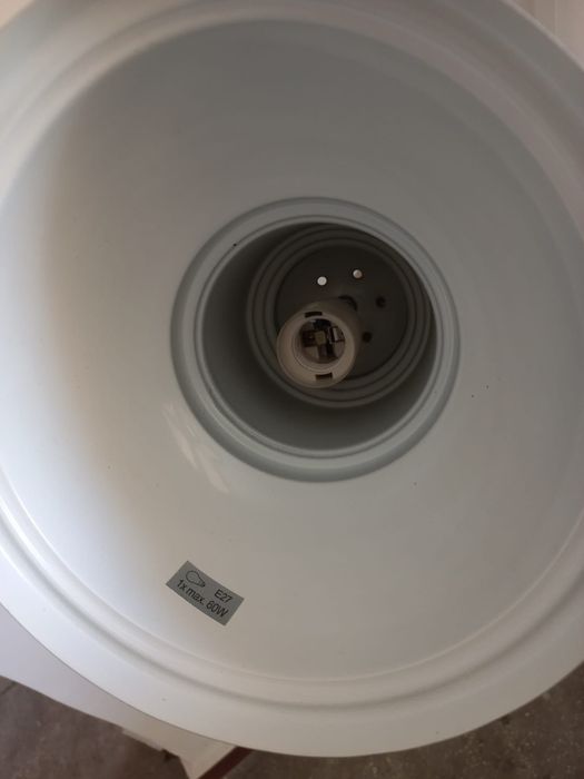 Lampă din tablă emailată