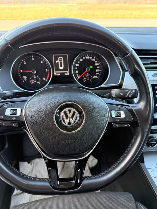 Vând urgent Volskwagen Passat automat DSG 2019 150 Cai