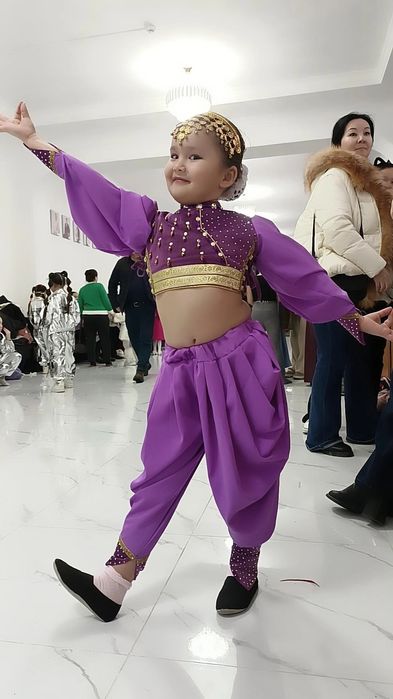 Продам узбекское платье на 7-8 лет
