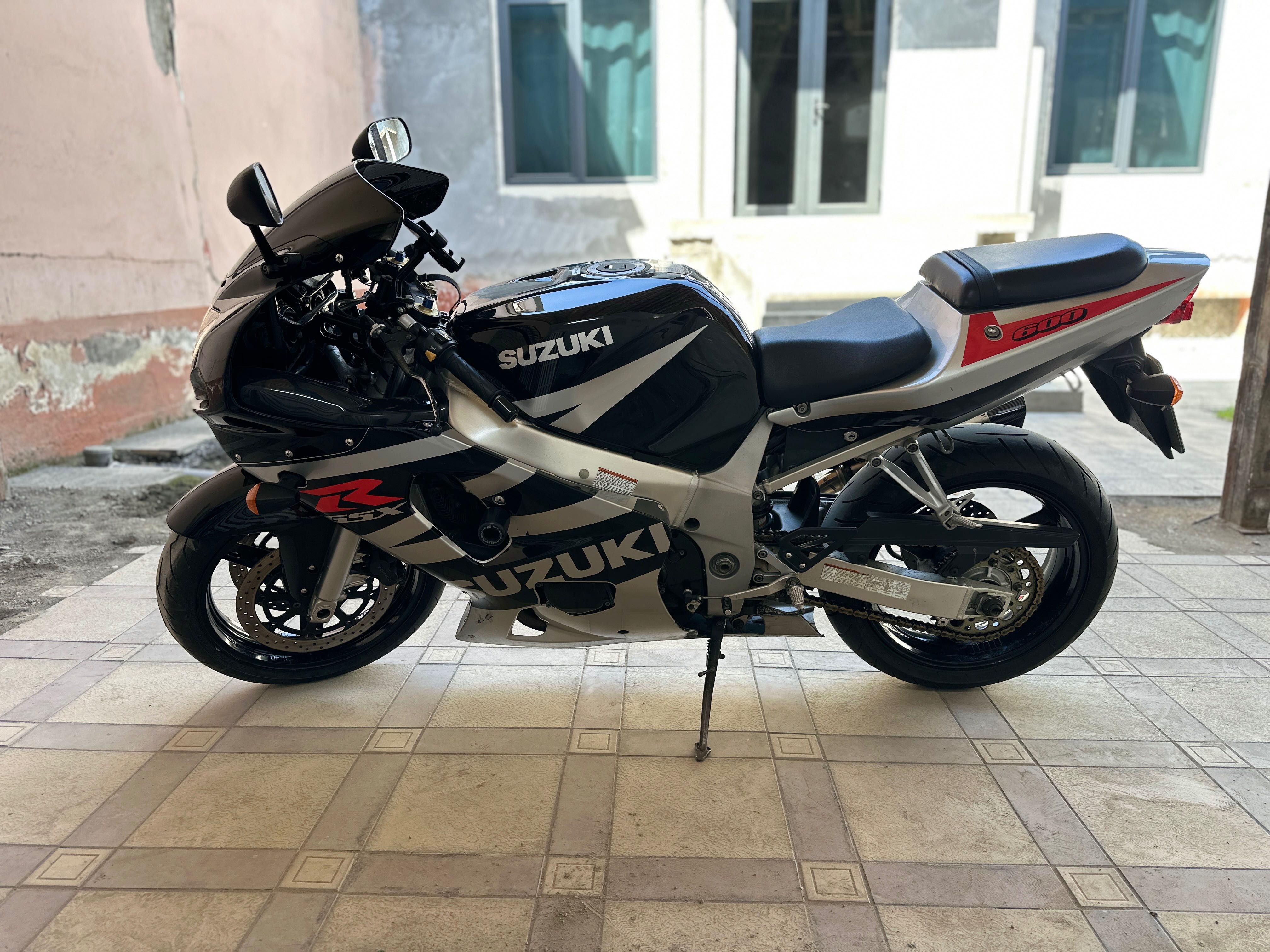 Diyorbek suzuki GSR