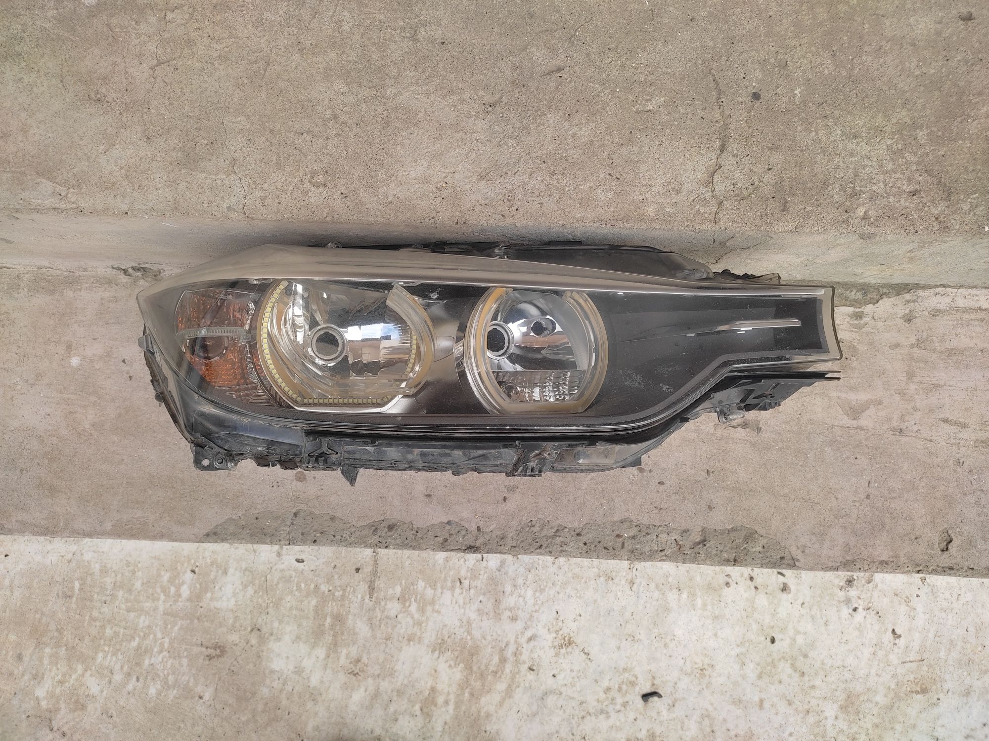 Elemente (sticla) far dreapta BMW seria 3 (F30)