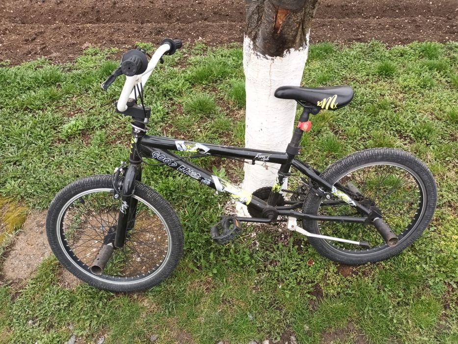 Vând bicicleta, pana la 12 ani, folosită foarte puțin
