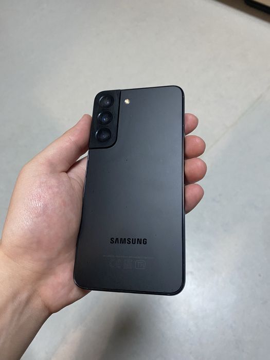 Продам смартфон Samsung S22 8гб/256гб