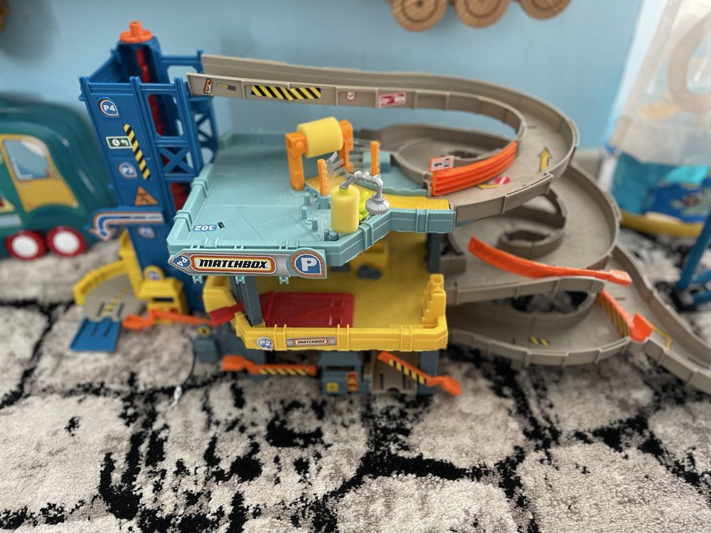 Писта гараж Matchbox