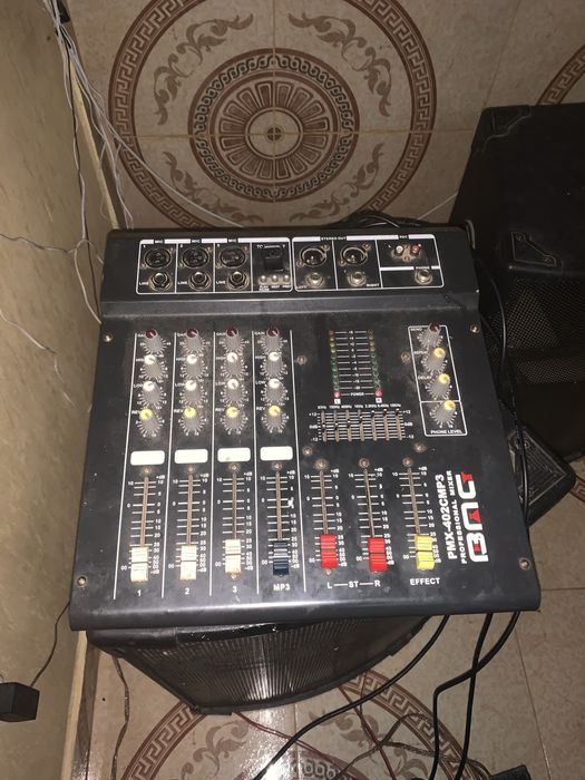 Vand boxe cu mixer pentru evenimente