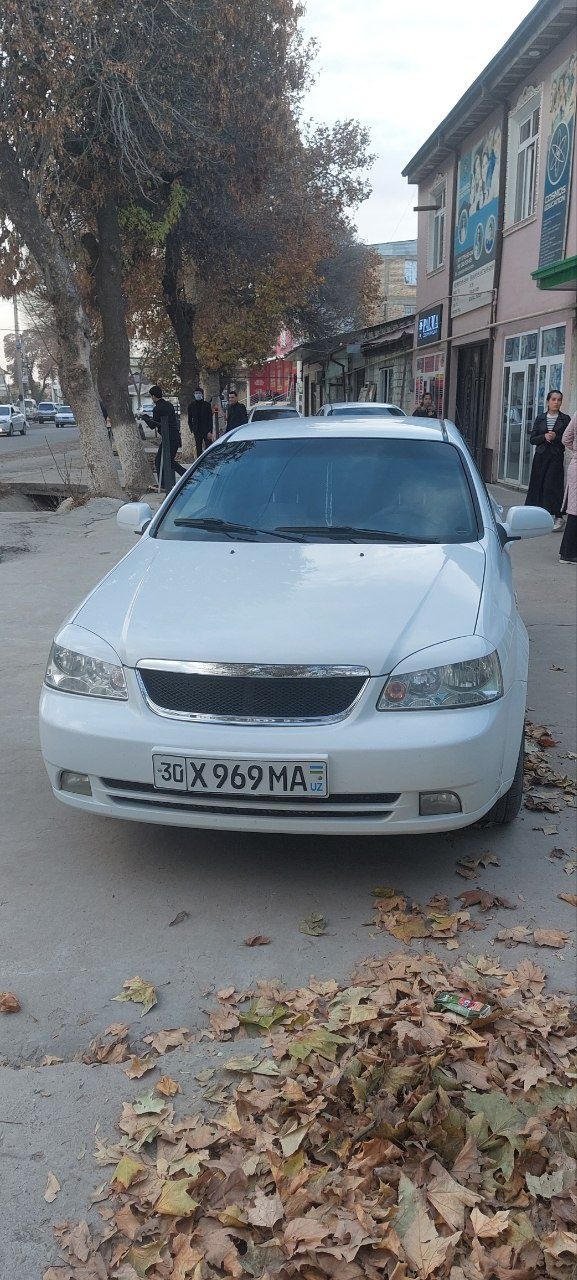 Lacetti 1.8 mator 2  padedsya  sotiladi 2kruk yurgan