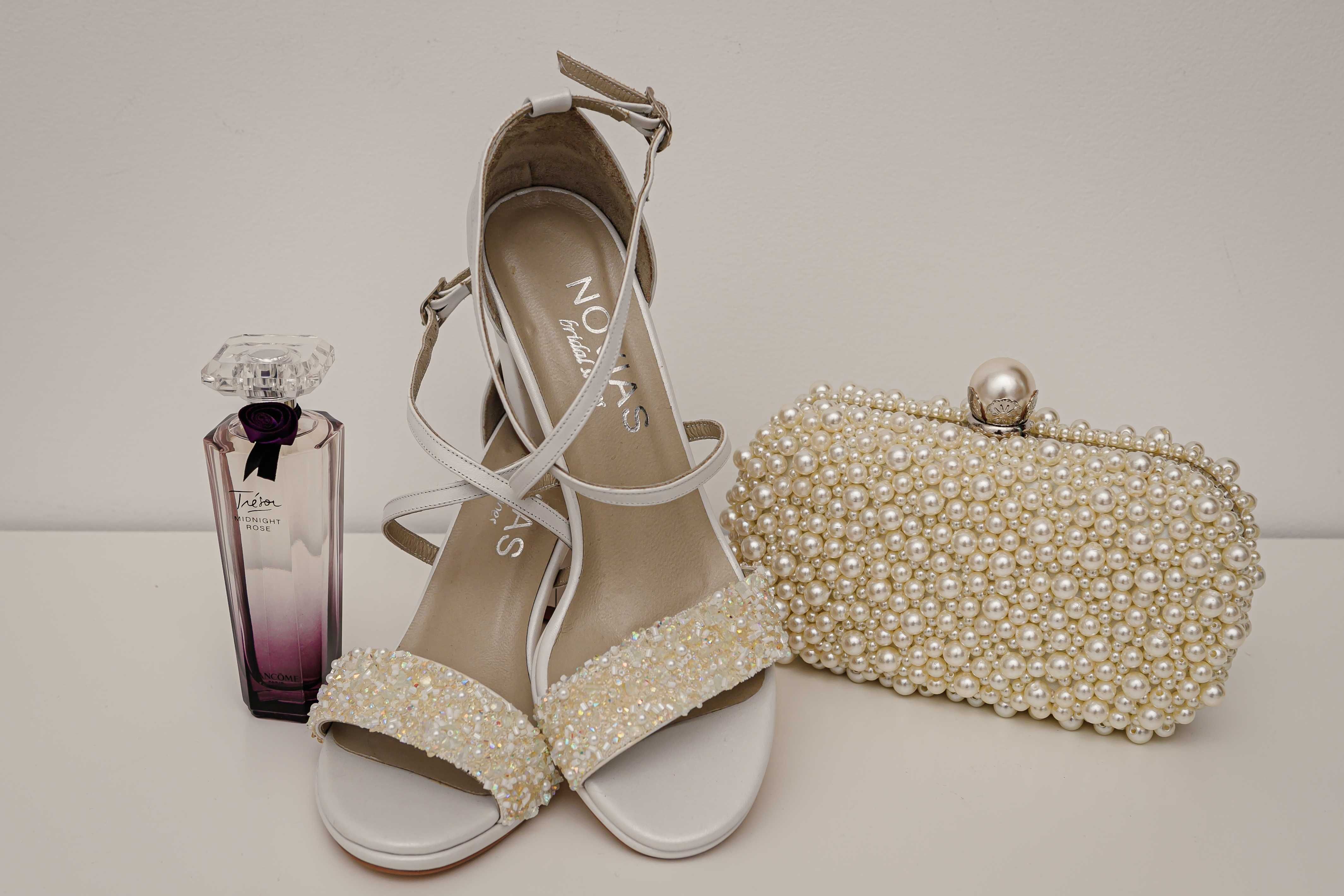 Rochie mireasa + sandale + accesoriu