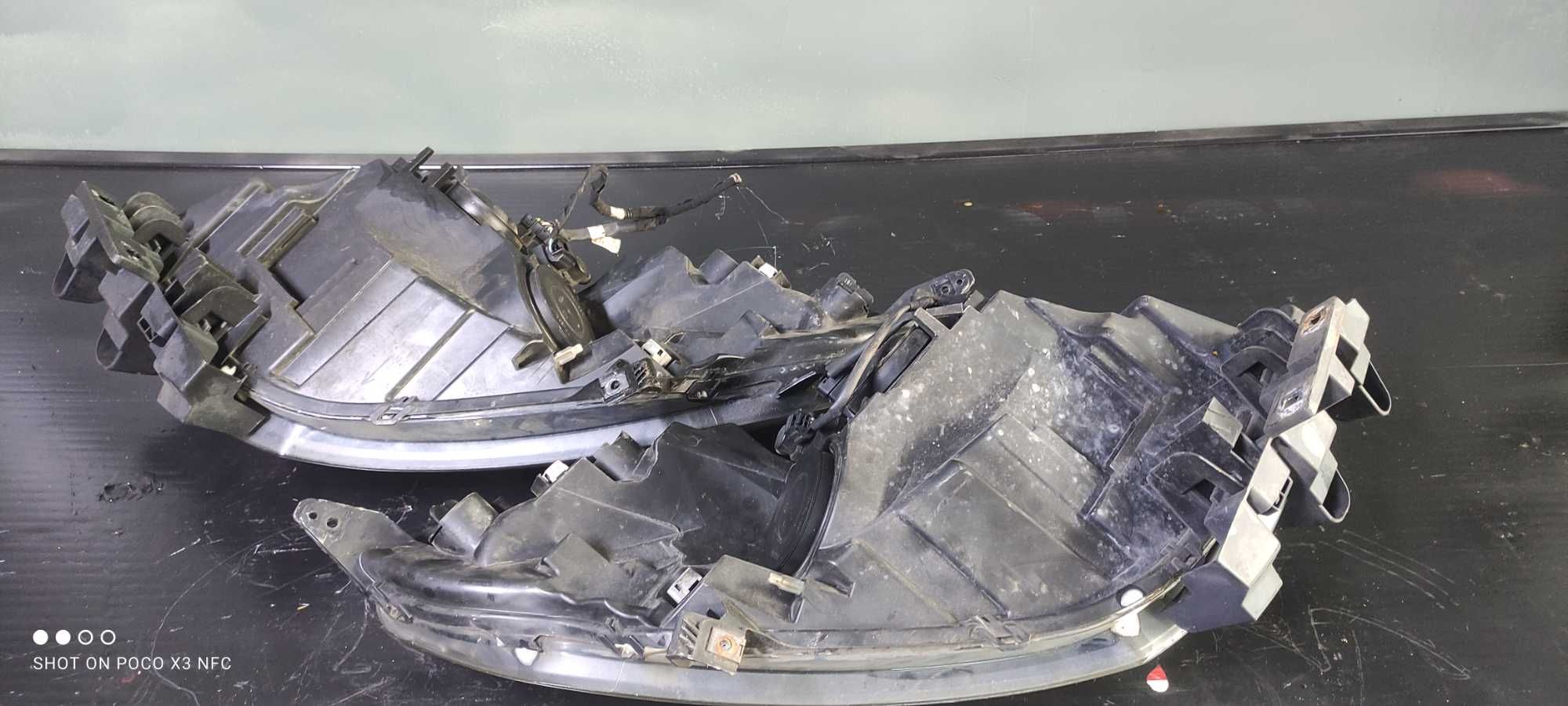 Far Stanga Dreapta Renault Scenic 3 Fundal Negru European