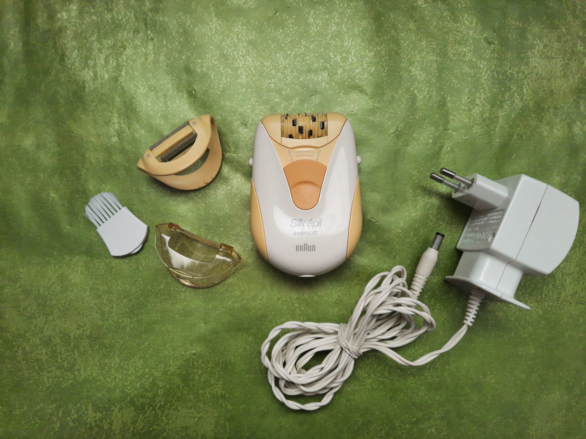 Epilator Braun Silk-épil eversoft (cu accesorii) - Preț NOU!