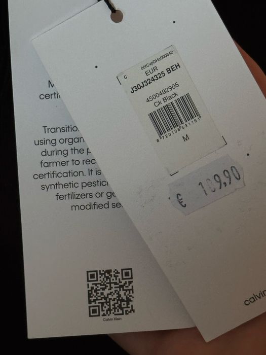 Пуловери Calvin Klein M,XS