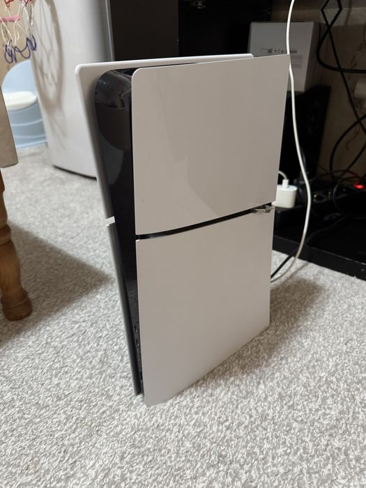 Продам PlayStation 5 Digital edition Slim без дисковода 1 ТБ с играми