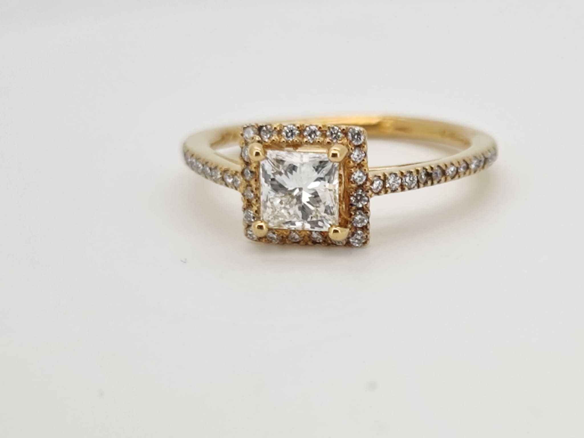 Inel aur 14k cu diamante GIA