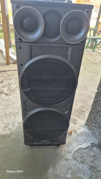 Продавам колона с дистанционно