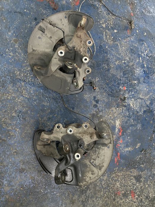 Fuzeta stanga dreapta fata spate mercedes w204 s204  E Class w212 c207