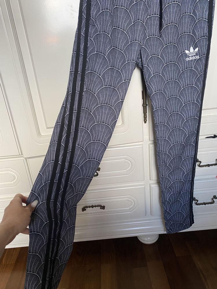 Pantaloni trening Adidas Noi marimea S