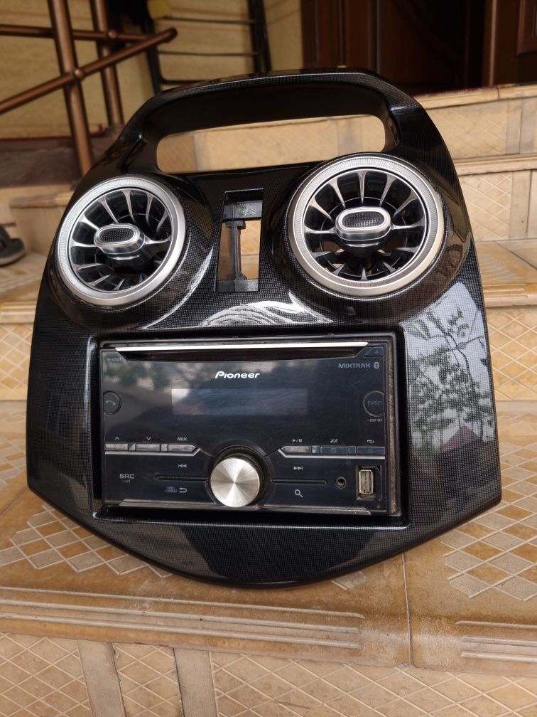 Pioneer 505 ramkasi bilan