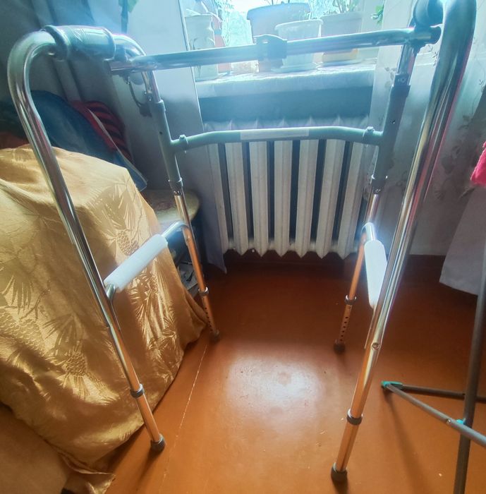 Продаю ходунки, распоковали, но не пользовались