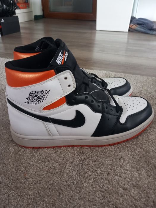 Jordan 1 Electro Orange