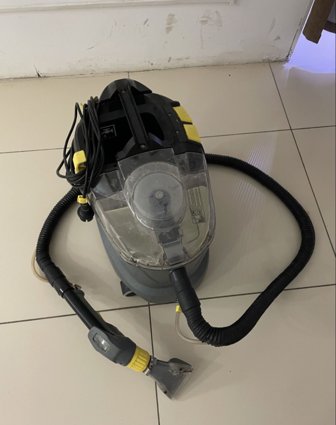 Karcher puzzi 8/1 Карчер моющие пылесос