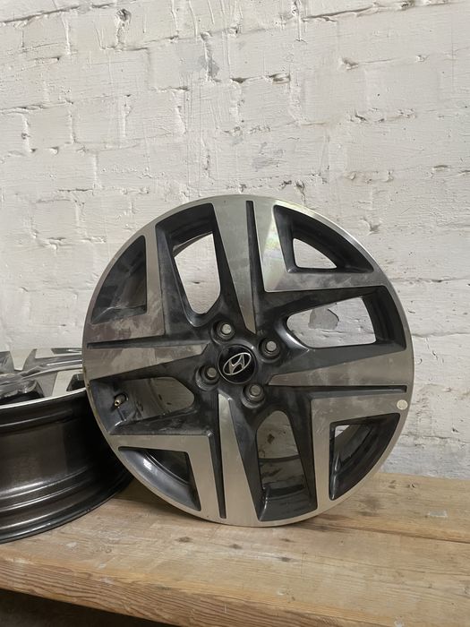 Продам литые диски R17 + шины