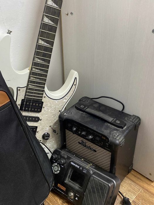 Электраонная гитара