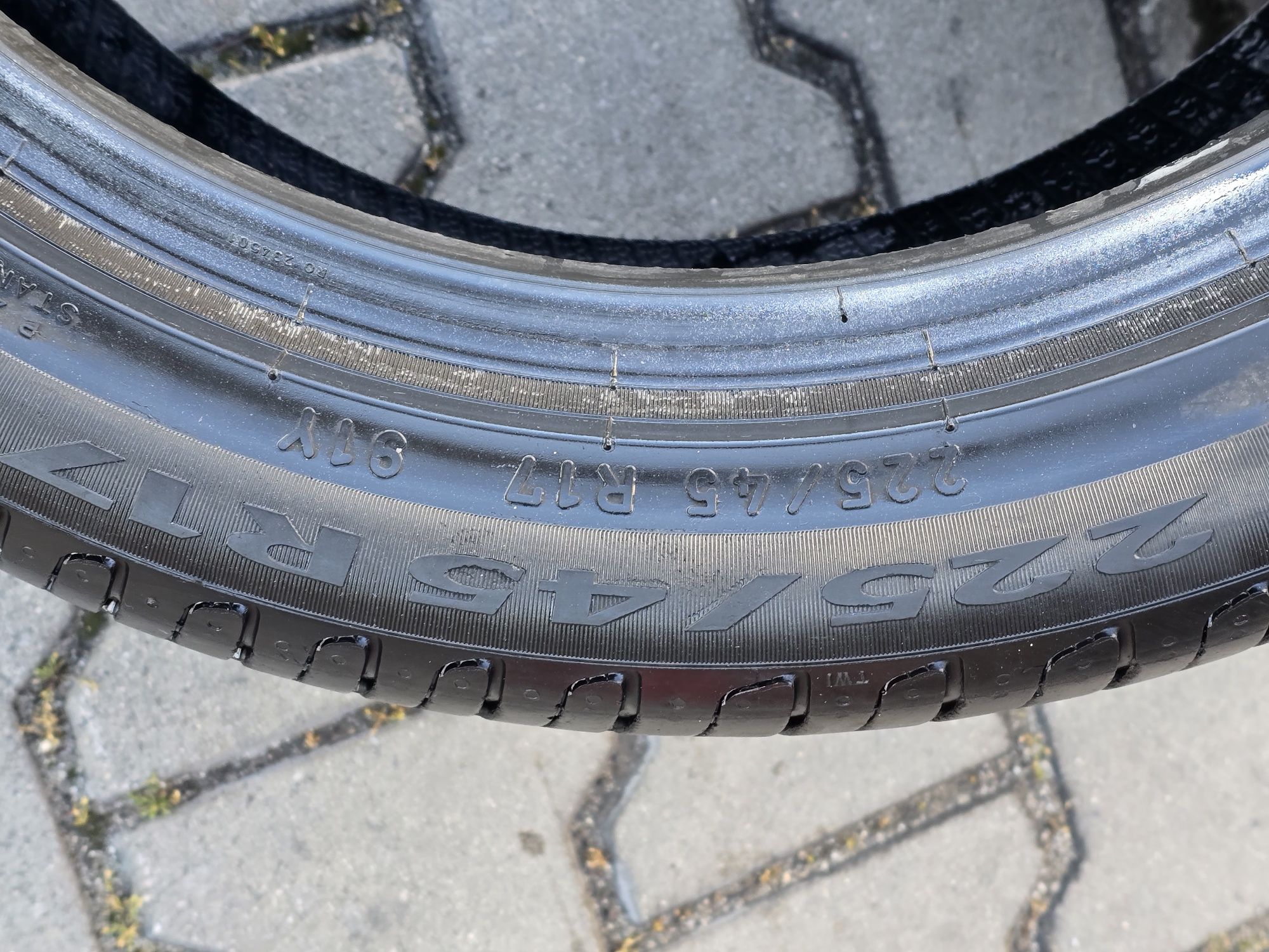 225 45 17 Pirelli