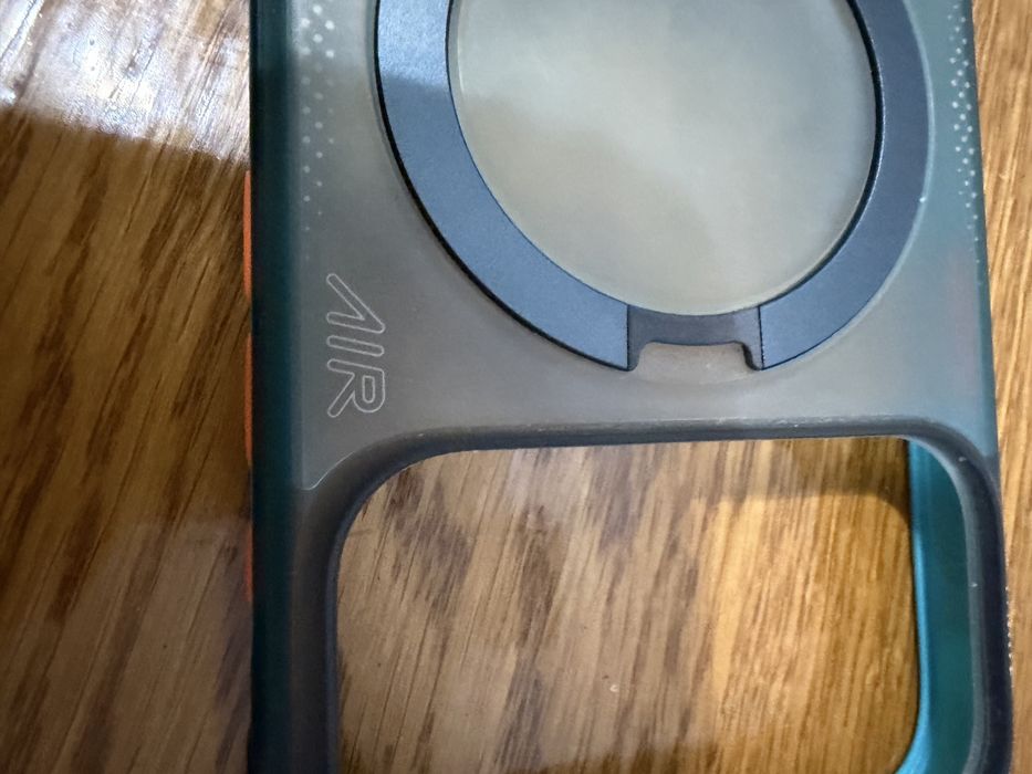 Vand husa Torras pentru Iphone 17 pro