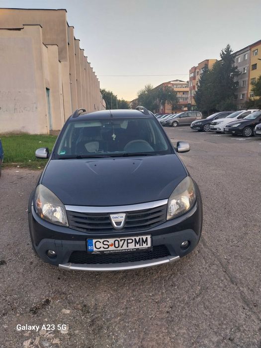 Vând Dacia Sandero  starea  perfecta