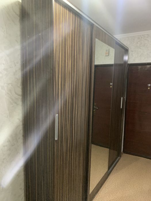 Продается шкаф для прихожей срочно