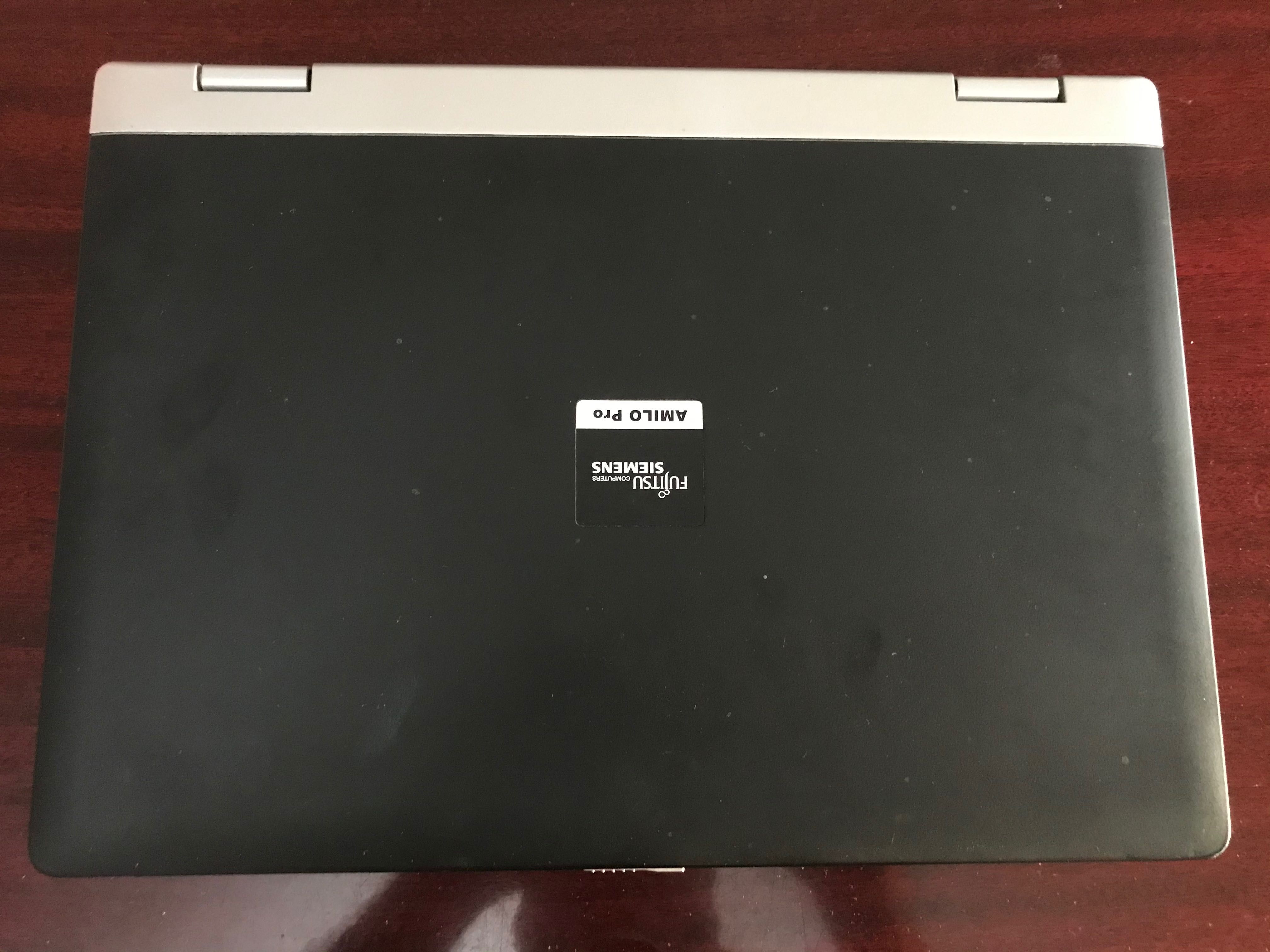 Laptop Fujitsu Siemens Dual Core T2250 1.7Ghz 1GB RAM Fara HDD