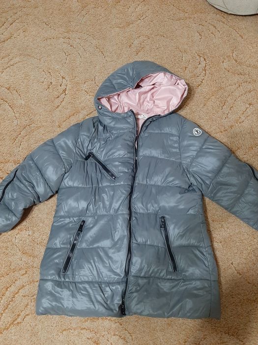 Продам куртку женскую на осень.