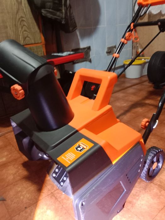 Снегоуборщик электрический