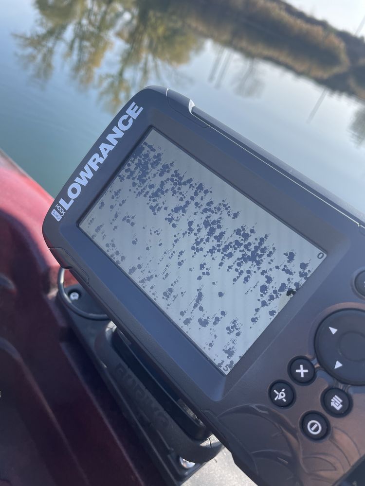 Риболовен каяк с педално задвижване + Сонар Lowrance