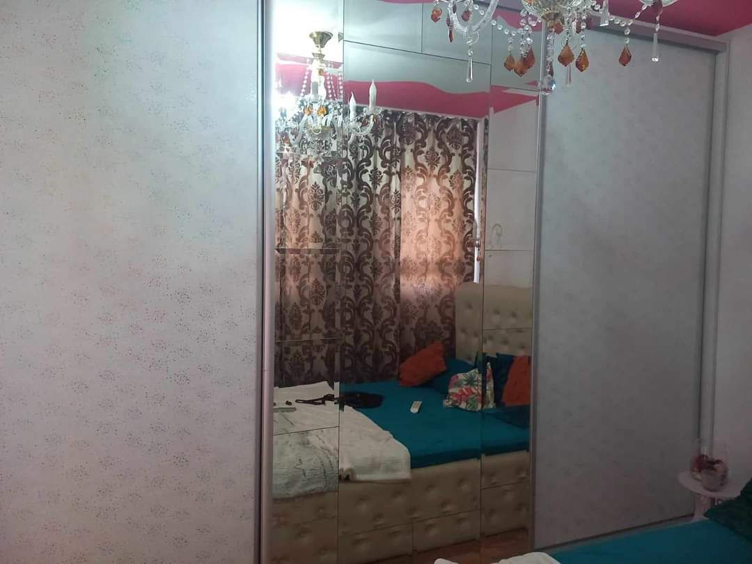 Vand apartament cu 2 camere