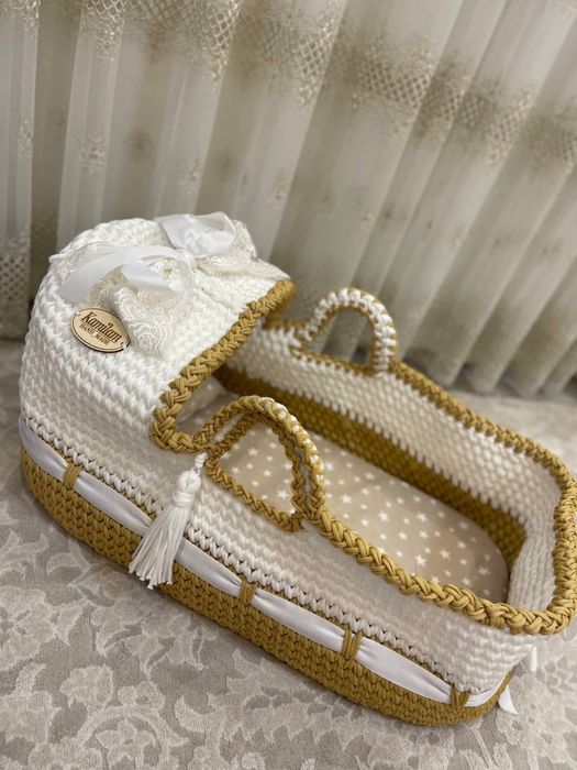 Стульчик для кормления и ходунок и детский корзина