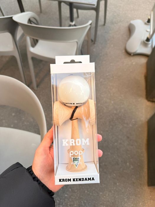 Kendama Krom Pop Lol
