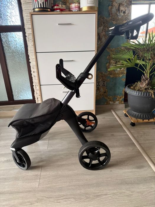 Vand Stokke V6 3 in 1 + baza isofix
